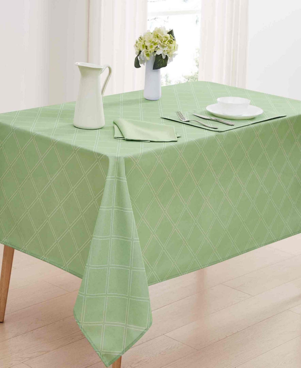 Avanti Harbor Trellis Water-resistant Indoor And Outdoor Tablecloth, 60" X 102" Rectangle In Seafoam