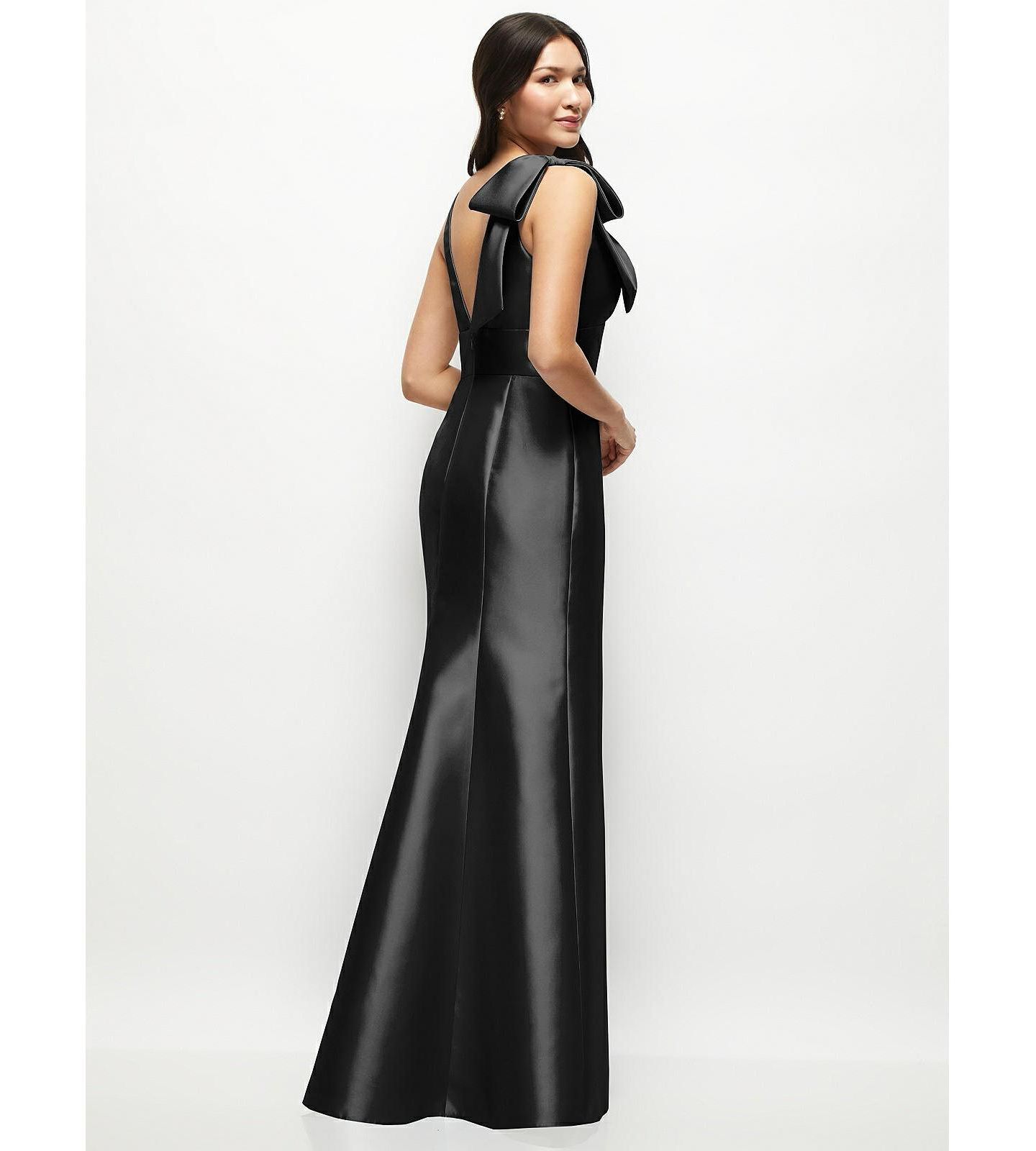 Женское платье Alfred Sung Deep V-back Satin Trumpet Dress with Cascading Bow at One Shoulder, цвет: Чёрный — фото 2