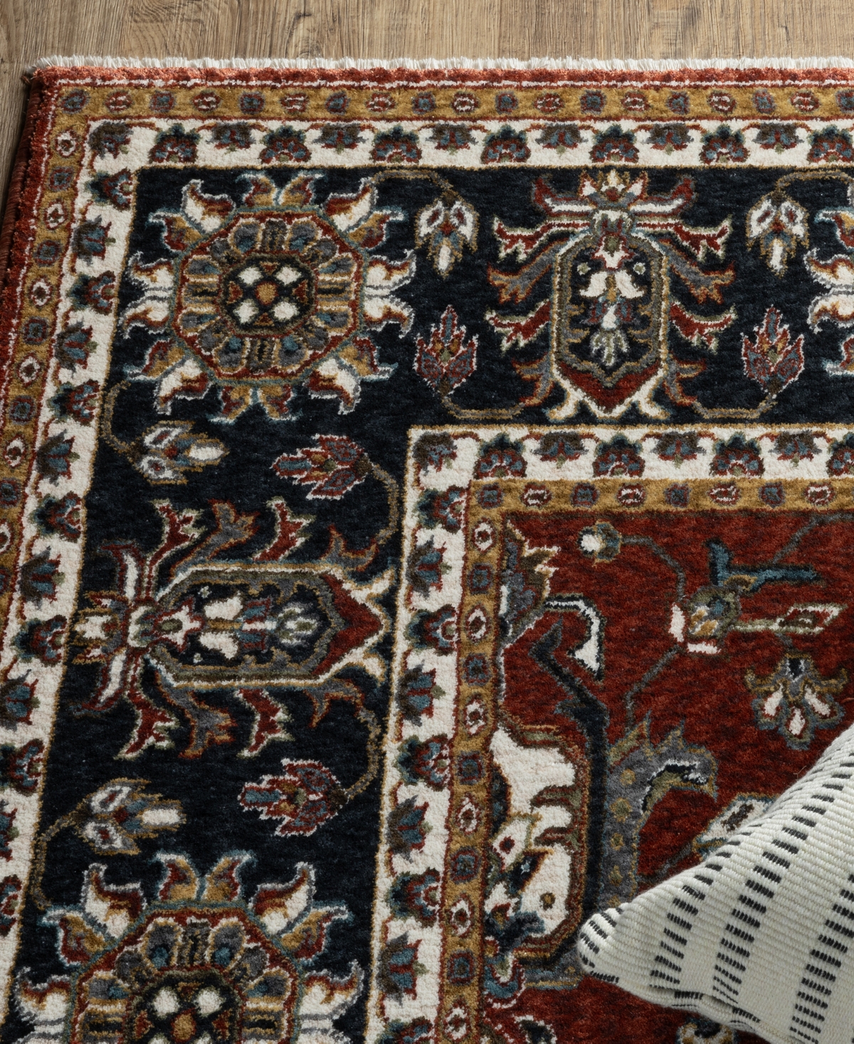 Oriental Weavers Vivian Vi05x Area Rug, 7'10 X 10'10 In Red