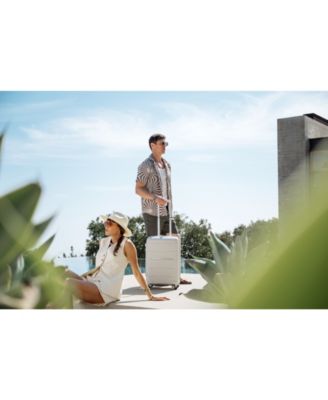 Outline Pro International Carry-on Spinner