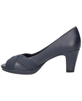 Women's Lavish Platform Pumps