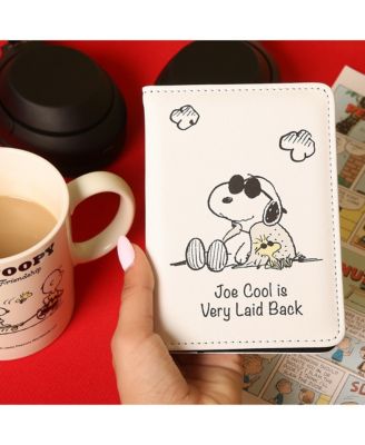 Peanuts Snoopy White and Black Passport Holder