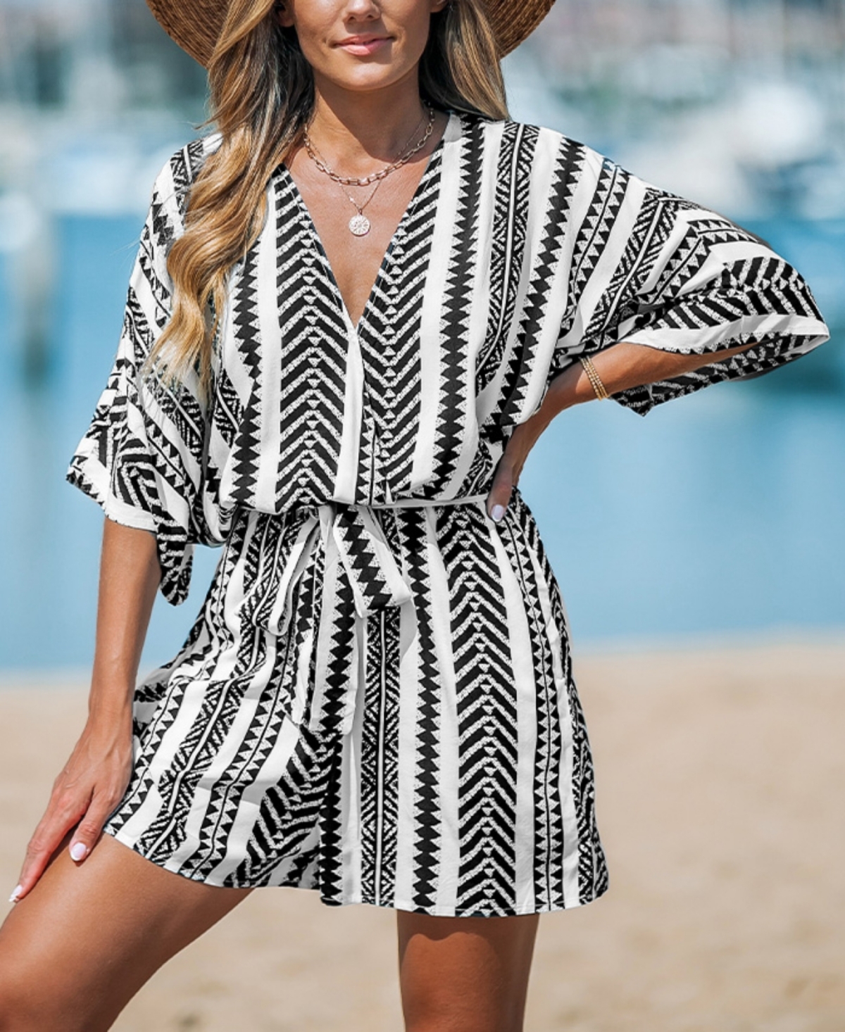 Cupshe Women's& White Geo Striped Romper - Black