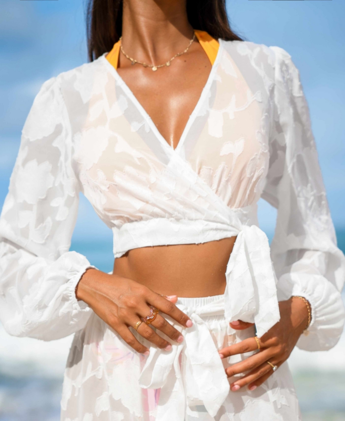 Cupshe Women'sFloral Puff Sleeve Cover-Up Top - White