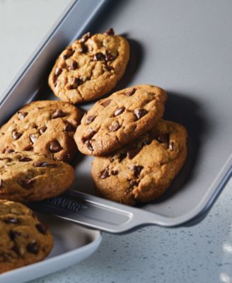 Nonstick 4-Piece Steel Essential Bakeware Set