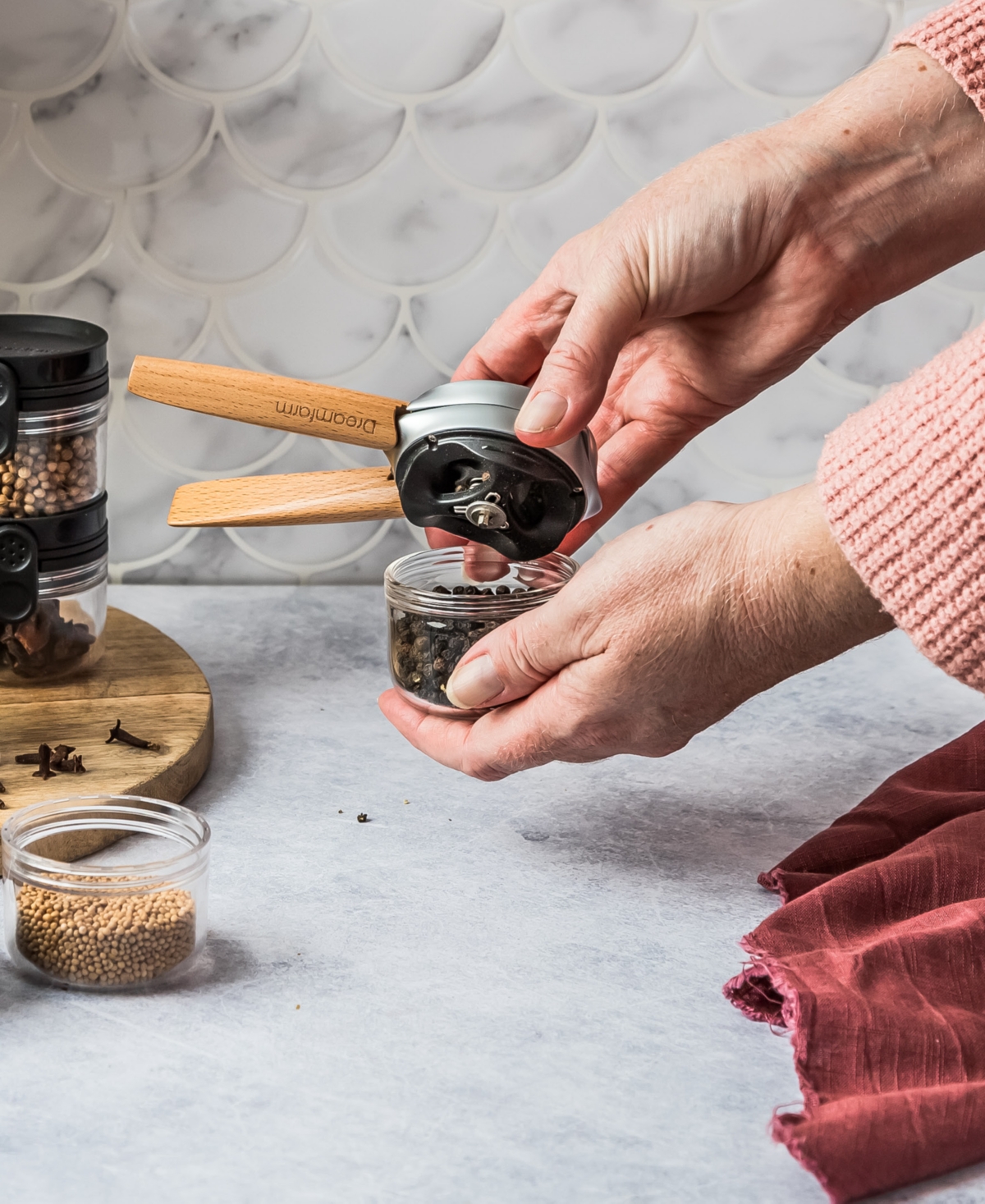 Dreamfarm Handheld Salt And Pepper Grinder In Light Brow