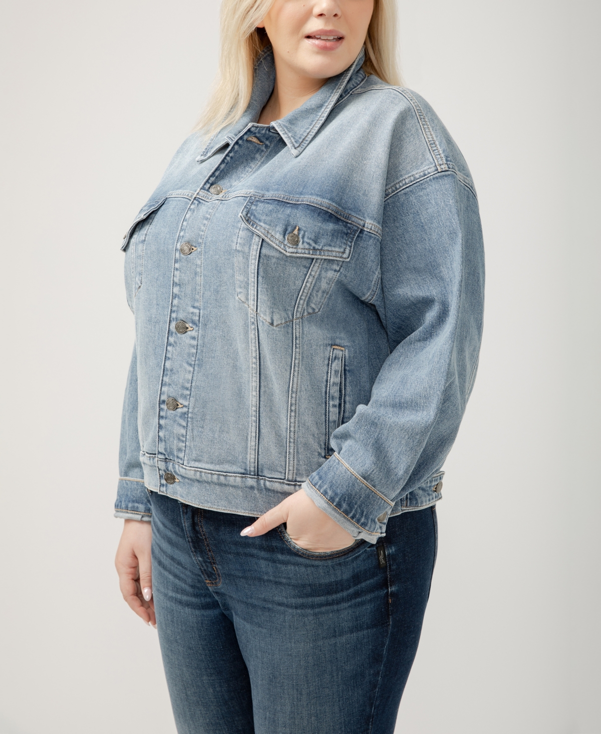 Shop Silver Jeans Co. Plus Size Denim Trucker Jacket In Indigo