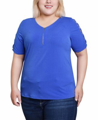 Plus Size Short Sleeve Quarter Zip Top