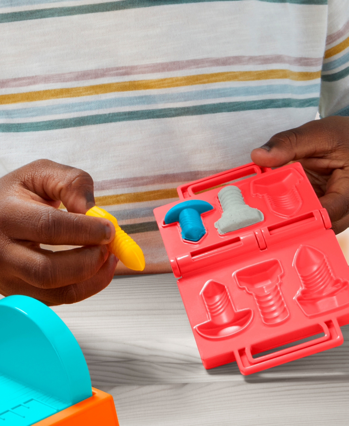 PLAY-DOH STAMP SAW TOOL BENCH 
