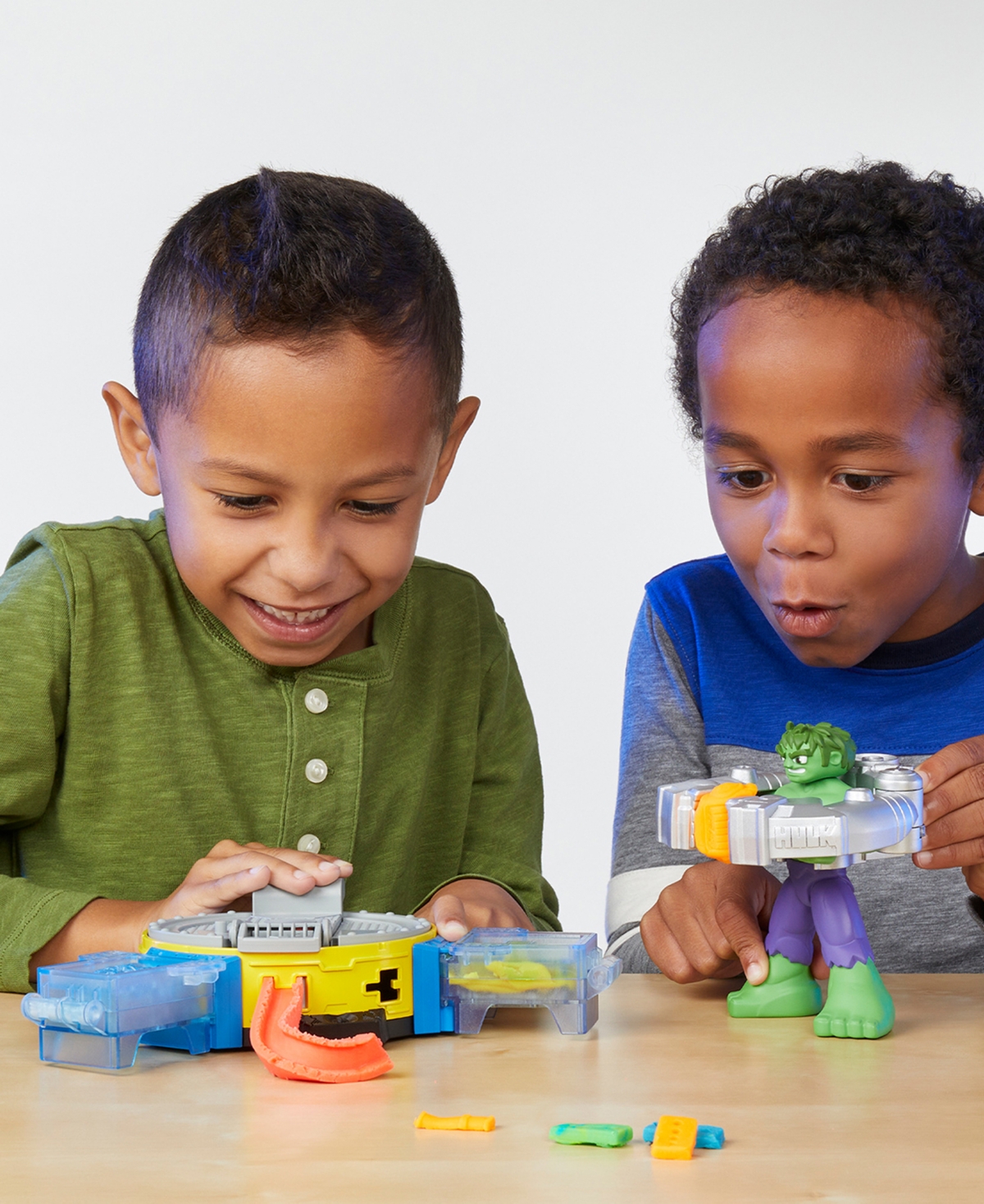 PLAY-DOH MARVEL HULK SMASH SQUISH PLAYSET 