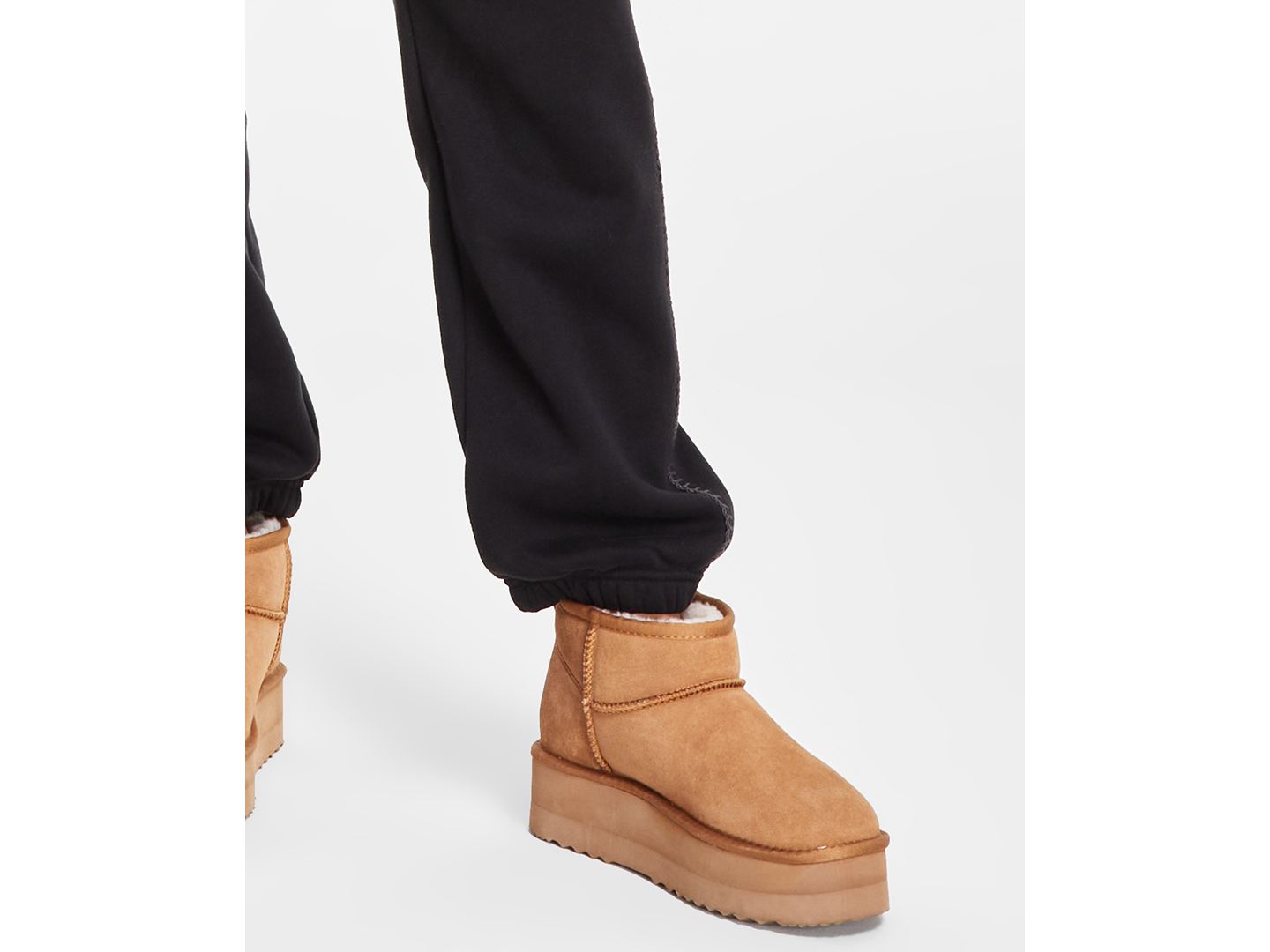 Женские брюки UGG® Classic Fleece Sweatpants, цвет: Чёрный — фото 5