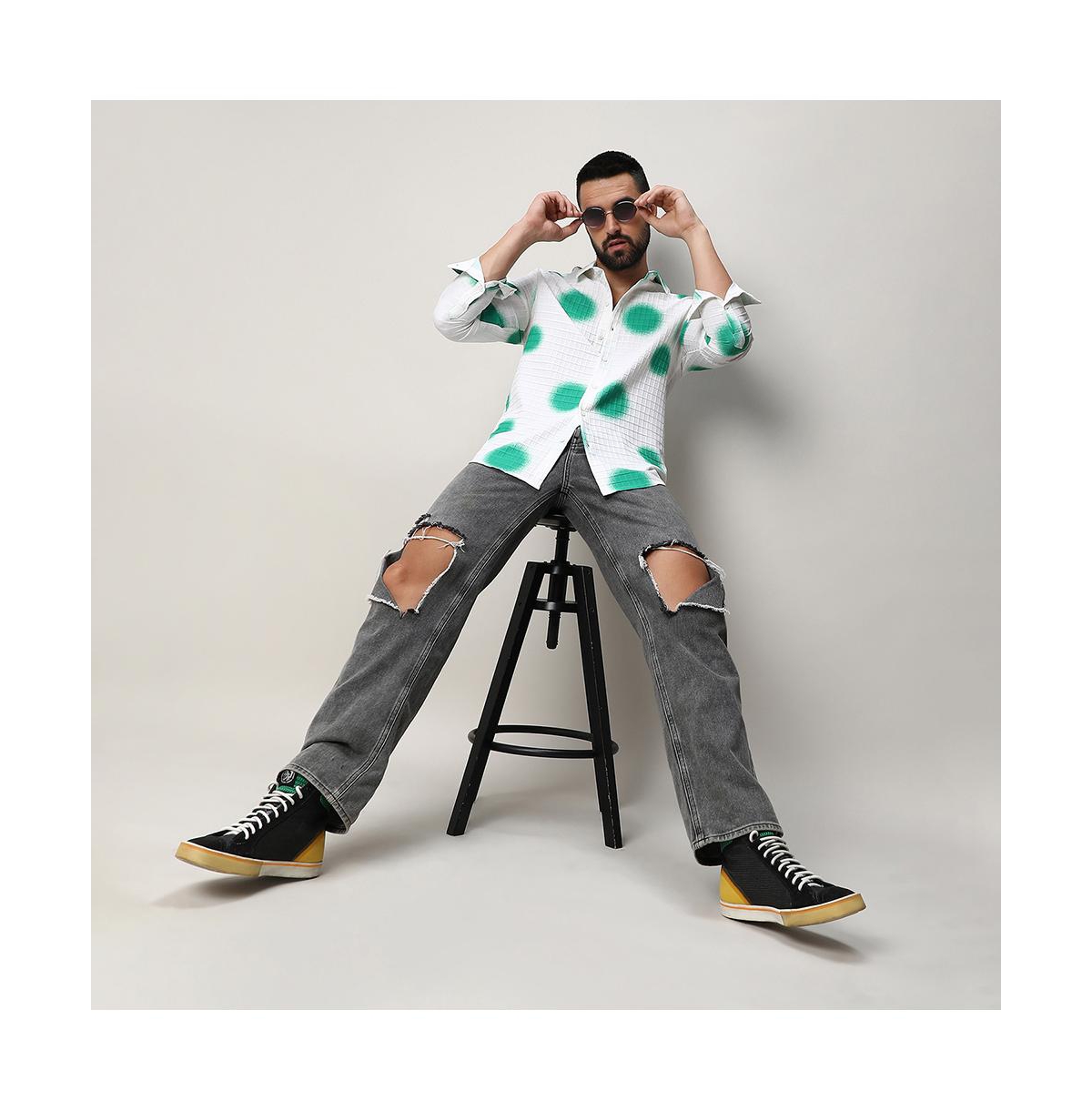 Campus Sutra Men's ChalkEmerald Green Spraypaint Shirt - White