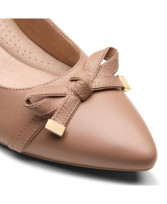 Women's Collection Kepley Holly Pumps