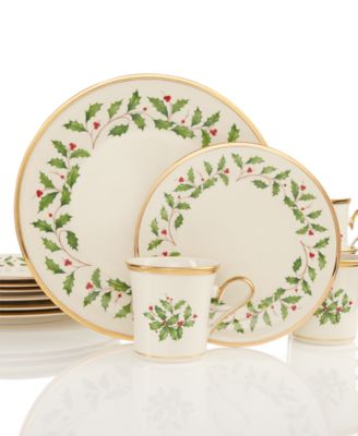 Holiday 12 Pc. Dinnerware Set with Mugs, Service for 4