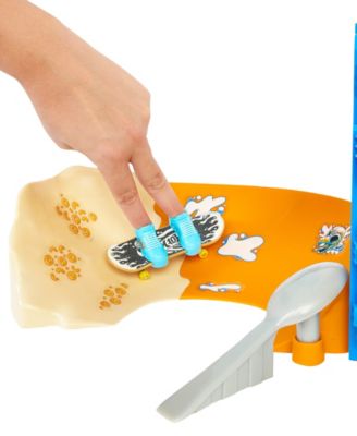 Tony Hawk Cereal Skate Bowl Fingerboard Set with 1 Exclusive Board