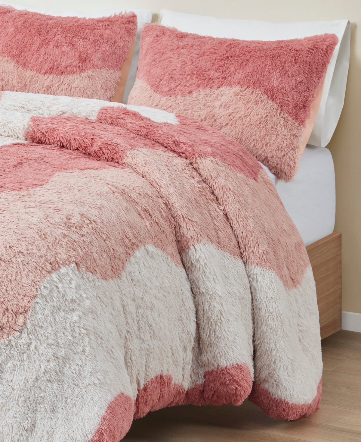 Intelligent Design Cassie Ombre Shaggy Faux Fur 3 Piece Comforter Set, King/california King In Multi