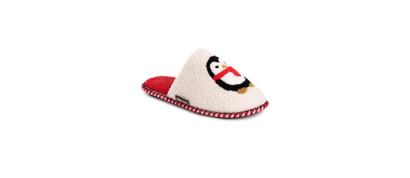 Женские тапочки MUK LUKS Novelty Winter Scuff Slipper, цвет: Penguin — фото 1