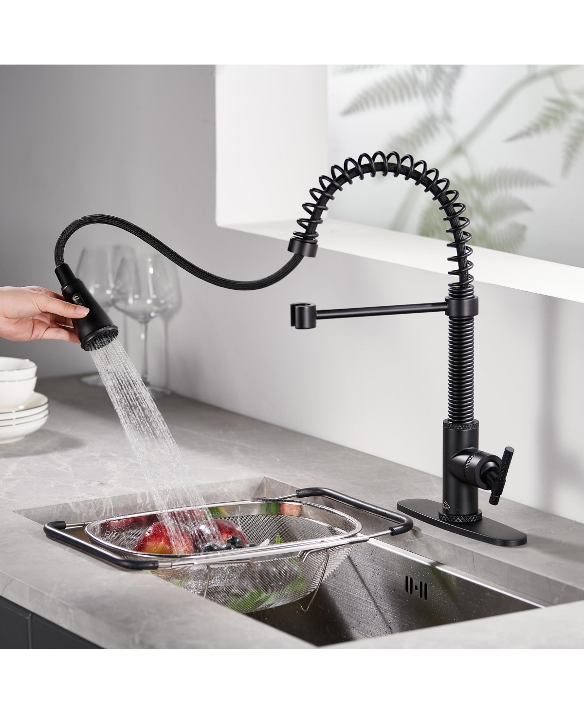 Casainc 1.8 Gpm Britt Commercial Style Pull Down Single Handle Kitchen Faucet