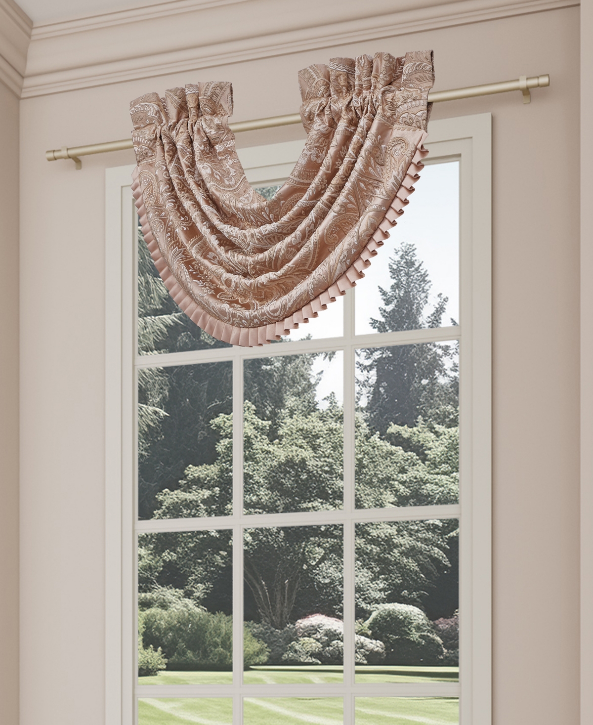 J Queen New York Fiorello Window Waterfall Valance, 33