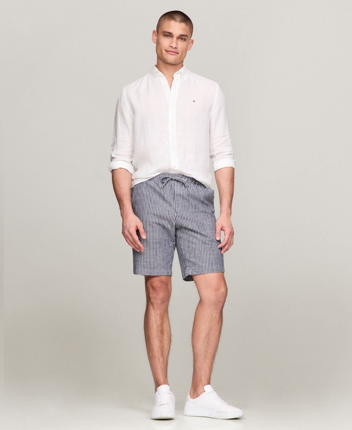 TOMMY HILFIGER MEN'S HARLEM REGULAR-FIT STRETCH STRIPE 9" DRAWSTRING SHORTS 
