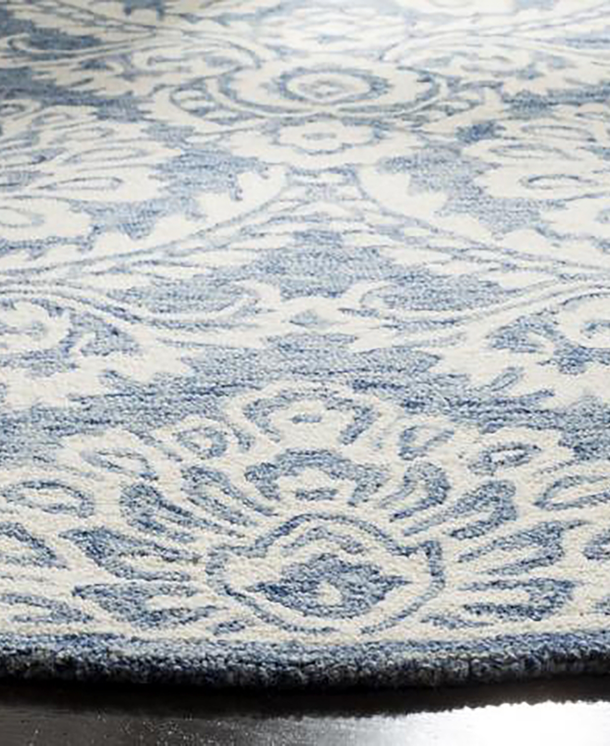 Safavieh Blossom I BLM106M 4'x4' Area Rug -Ivory