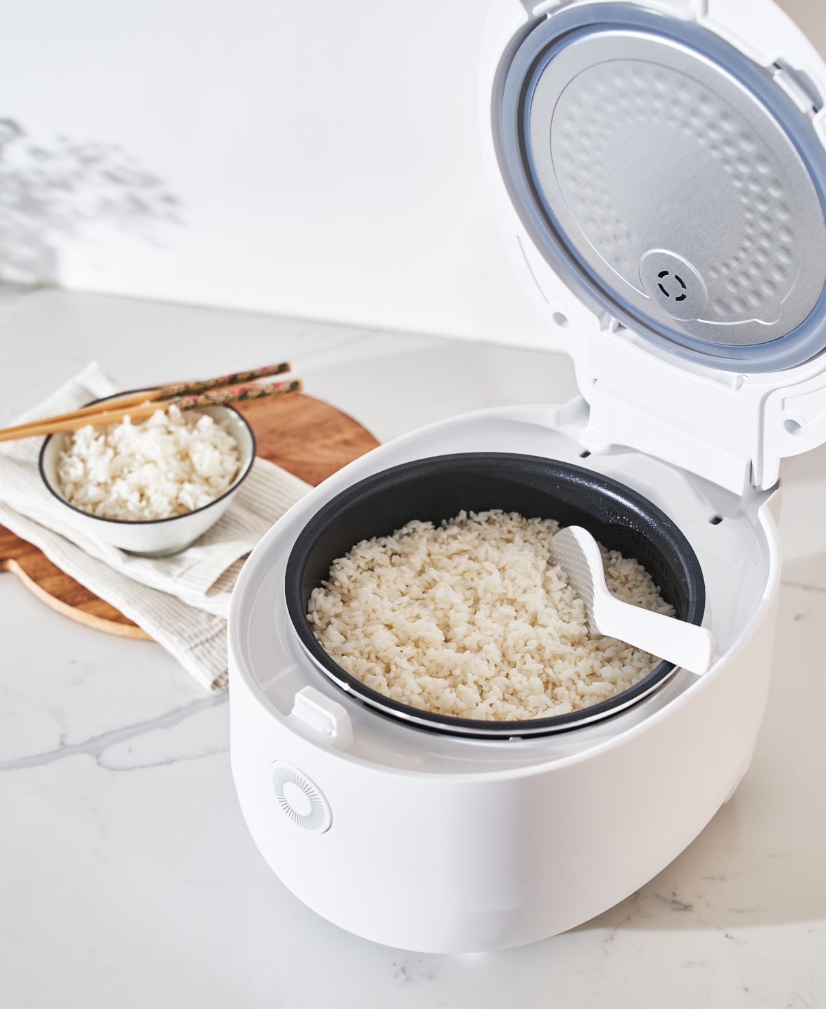Cuckoo 6-cup Micom Rice Cooker In White