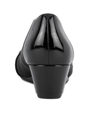 Women's Preslee Round Toe Wedge Pumps