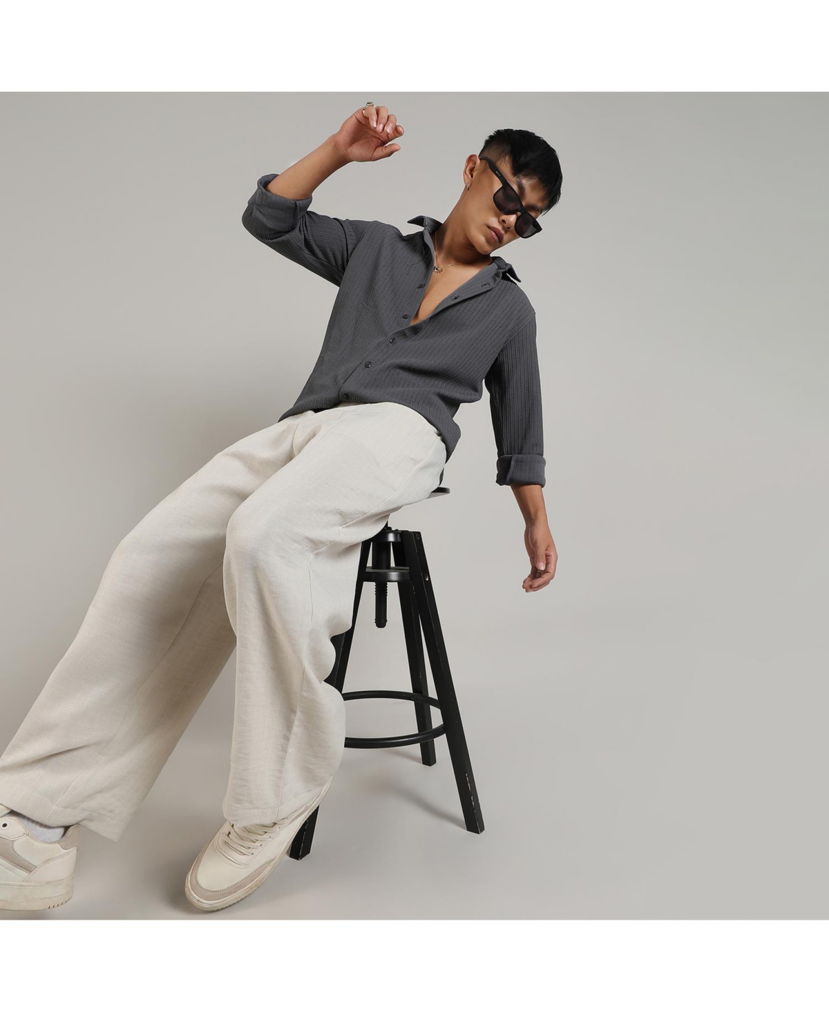 Campus Sutra Men's AshStripe-Creased Shirt - Grey