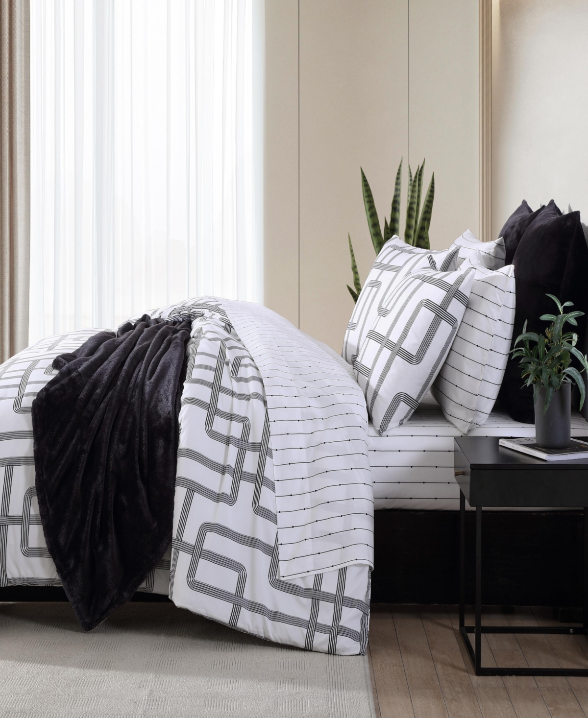 City Scene Mainline Microfiber& White 2 Piece Duvet Cover Set-Twin - Black/white