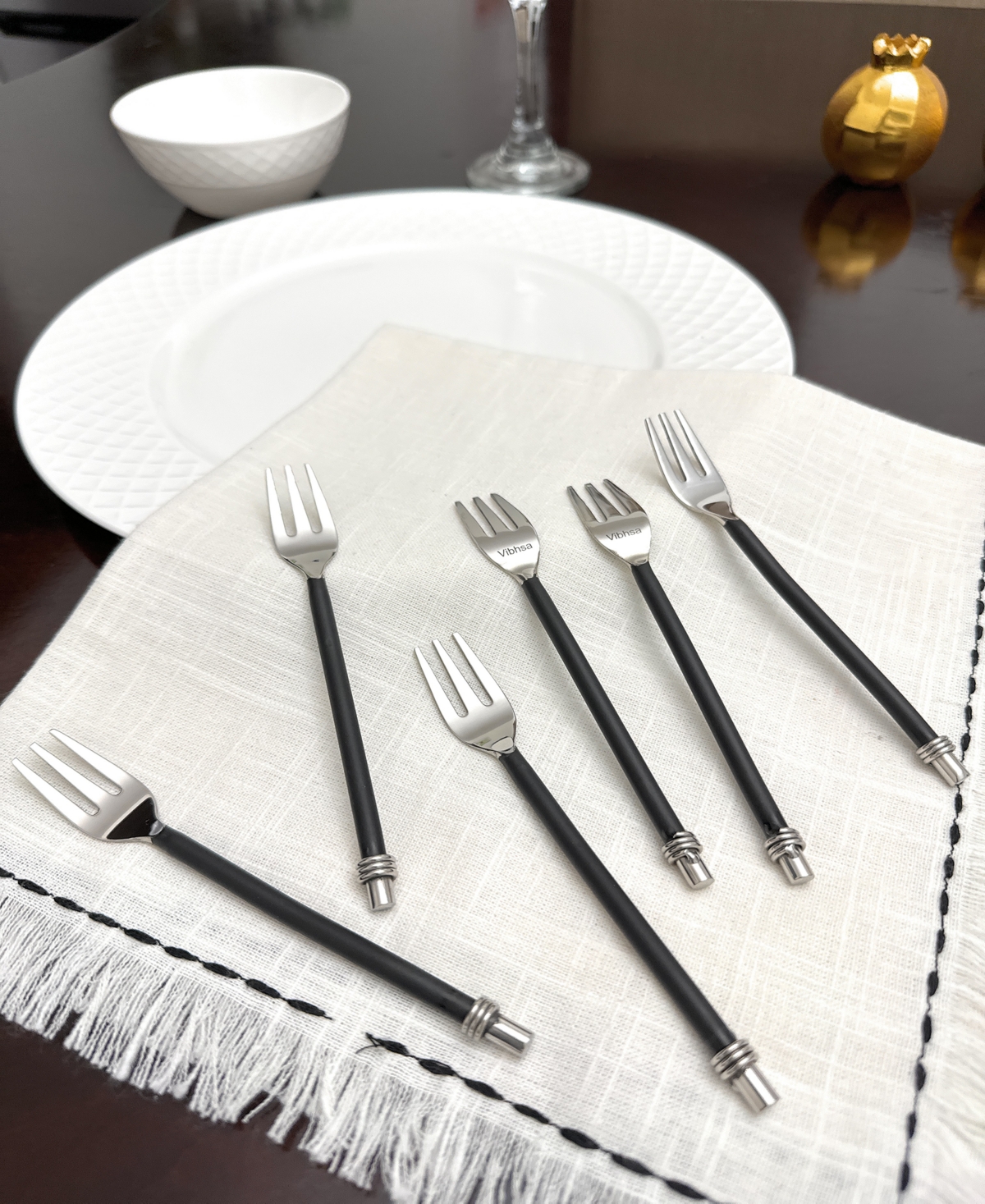 Vibhsa Curved 6-pc. Cake Fork Set, Service For 6 In Silver And Black