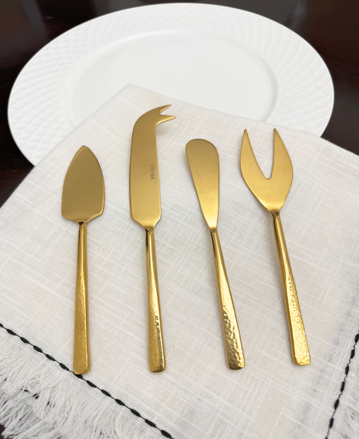 VIBHSA HALF HAMMERED 4-PC. CHEESE KNIVES SET, SERVING FOR 4 
