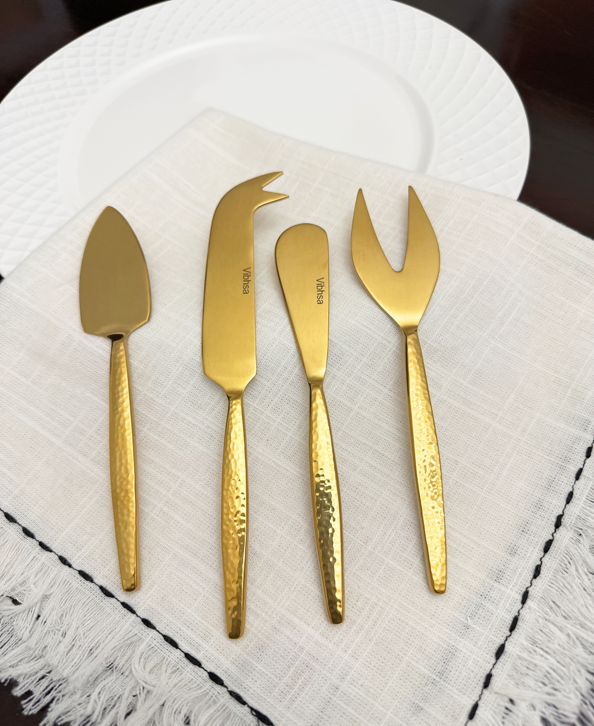 VIBHSA FULL HAMMERED 4-PC. CHEESE KNIVES SET, SERVING FOR 4 