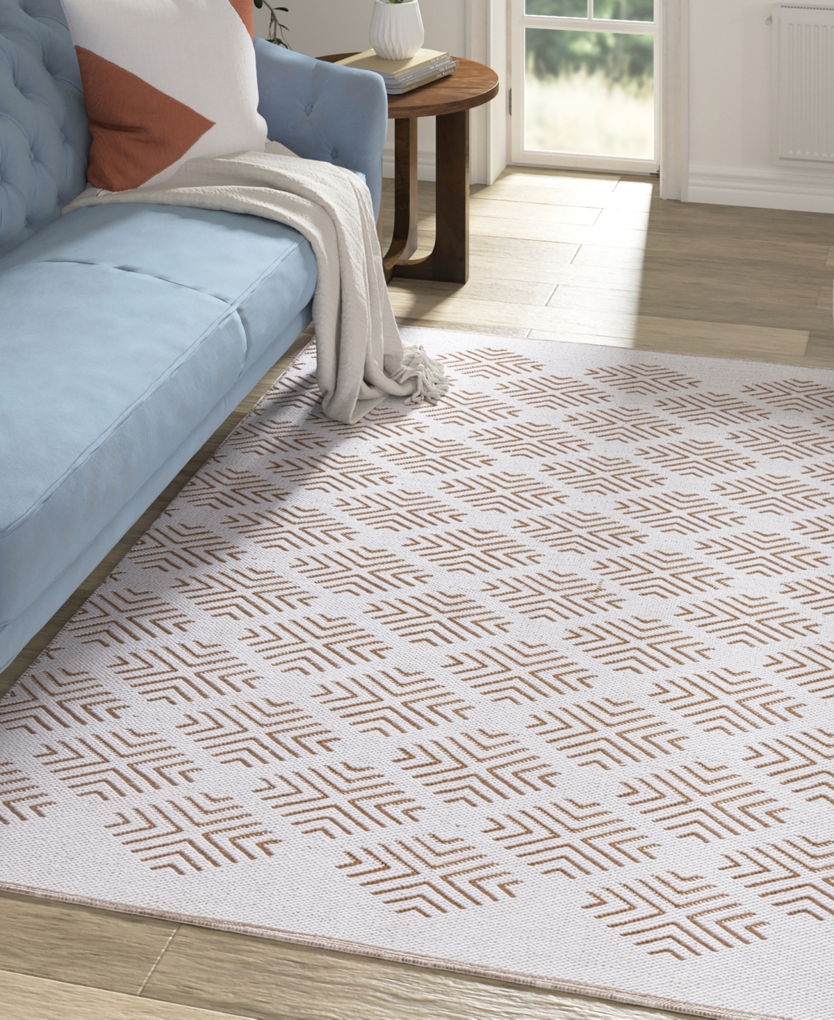 Lr Home Quincy Pom-600 5'x7' Area Rug In Tan,white