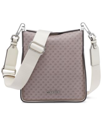 Fay Signature Adjustable Crossbody with Magnetic Top Closure
