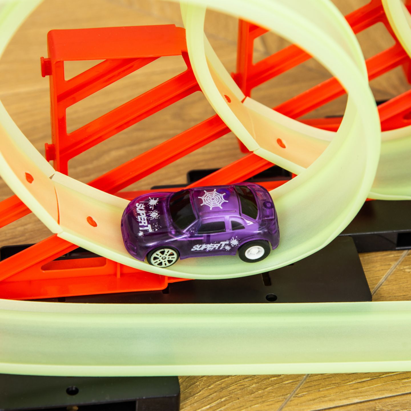 Детские конструкторы Streamdale Furniture Spider Track Builder DIY Loop Kit Glow-in-the-Dark Track with Pull-Back Car, Ages 3-6, цвет: Зелёный — фото 2