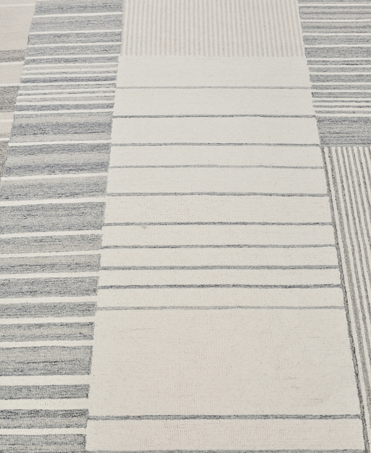 Exquisite Rugs Castine Hand-tufted Silver Rug, 6' X 9' In Silver