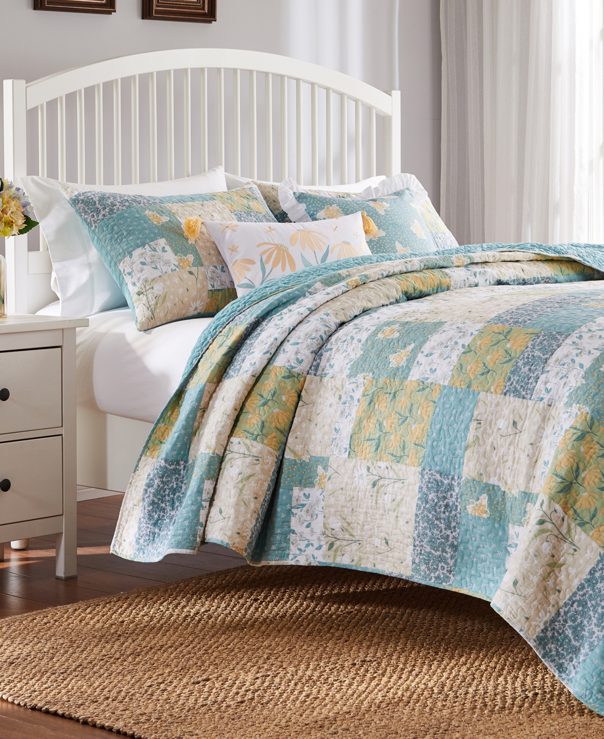 Macy's Evangeline Modern Floral Reversible 2-pc. Quilt Set, Twin/twin Xl In Mist