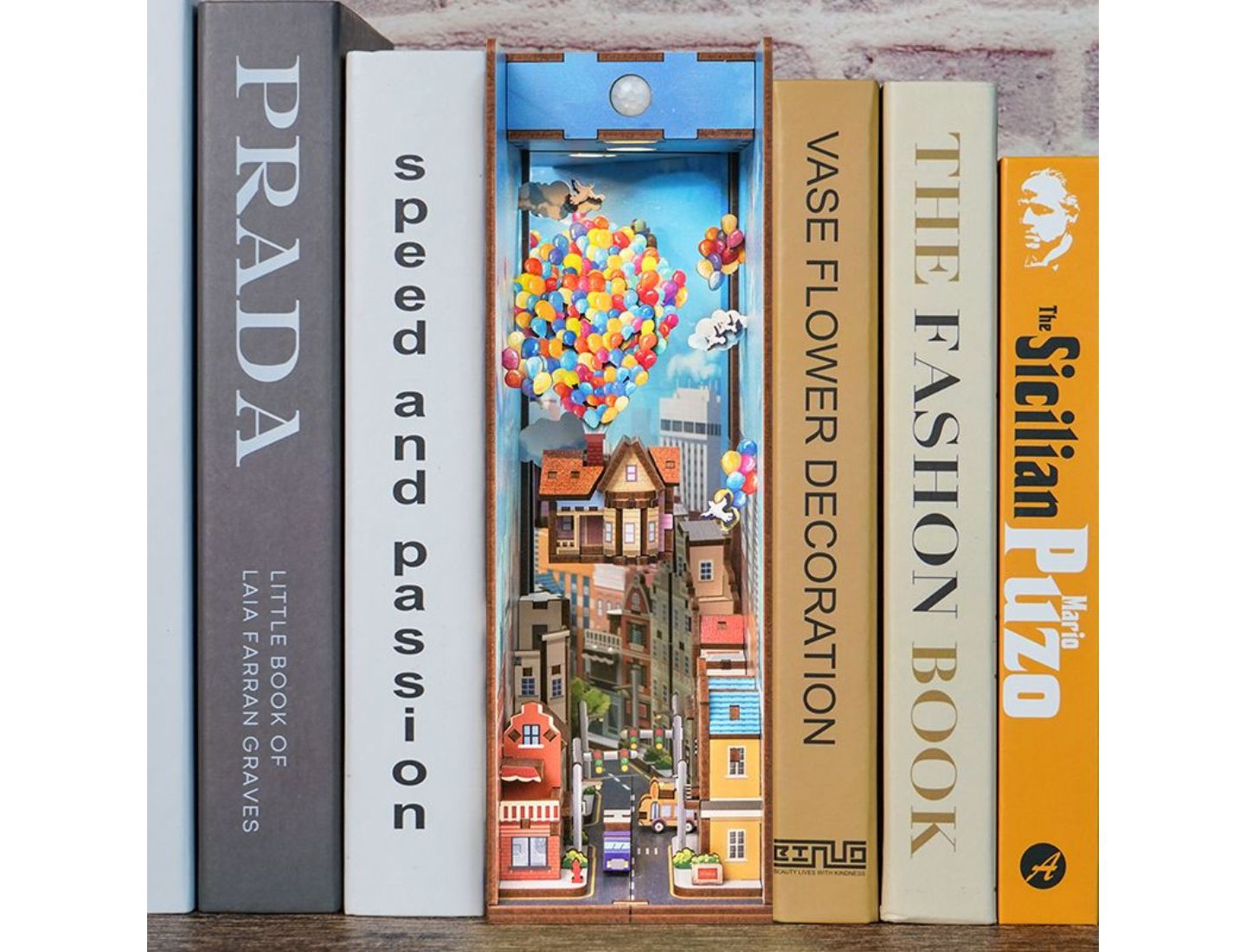 Детский конструктор Flash Popup Travel with the Wind 143-Piece 3D LED Book Nook Building Kit, Ages 14 & Up, цвет: Синий — фото 1