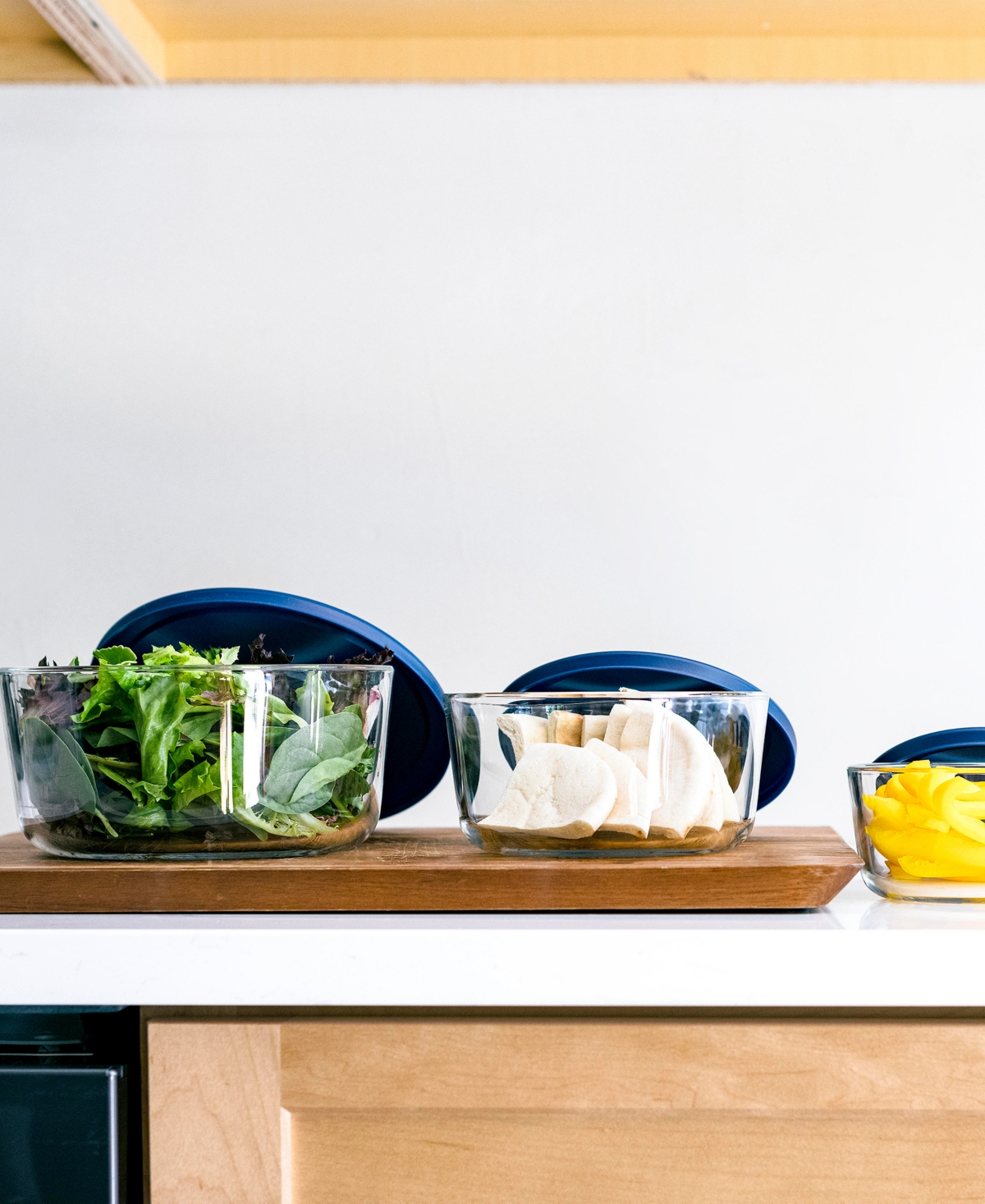 DURA LIVING 8-PIECE ROUND NESTING FOOD STORAGE AND MEAL PREP CONTAINER SET 