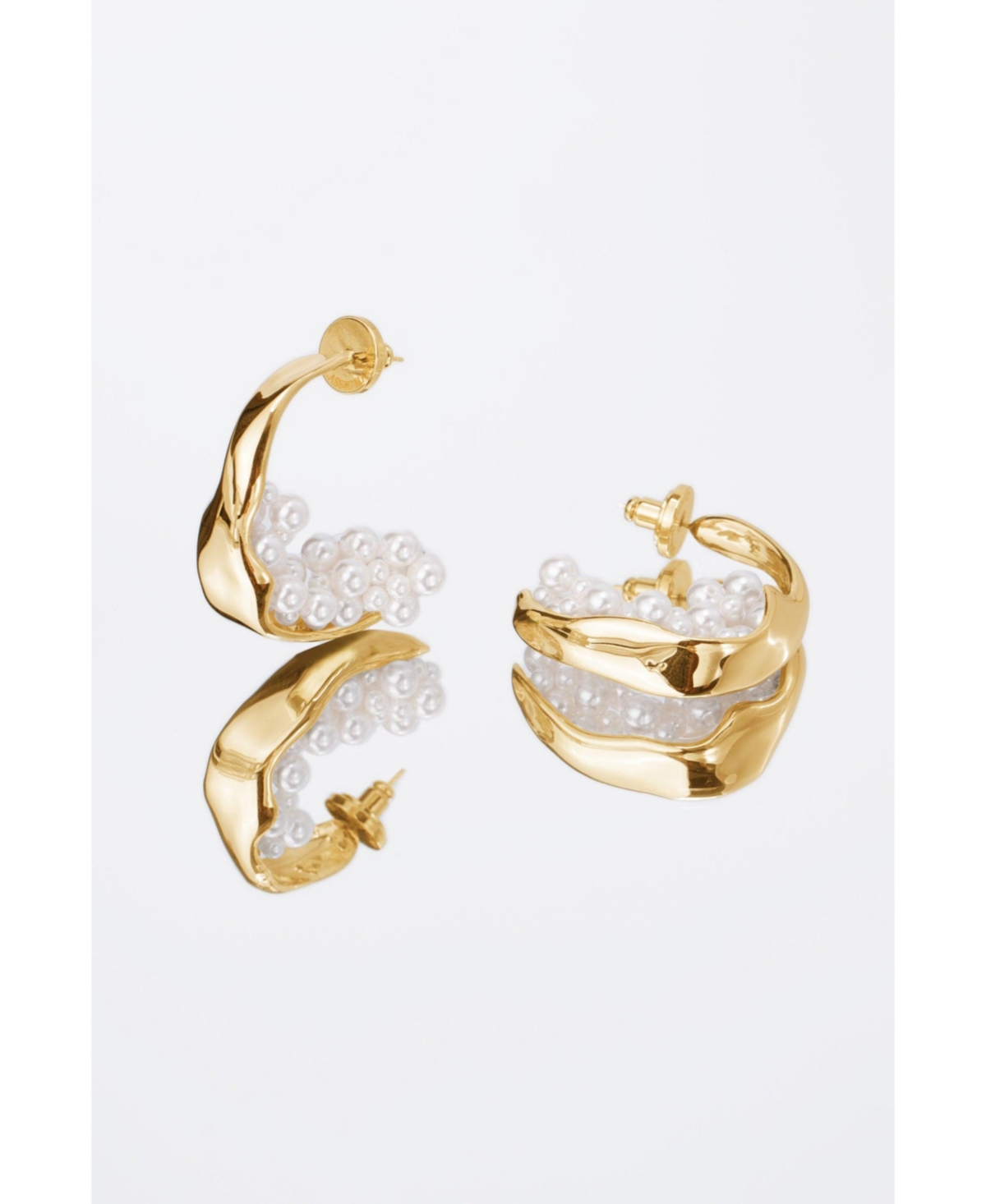 Naomi Shell Pearl Cluster Molten Hoop Statement Earrings - Gold
