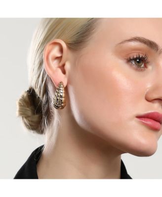 Women's The Medium Shell Stud Earrings