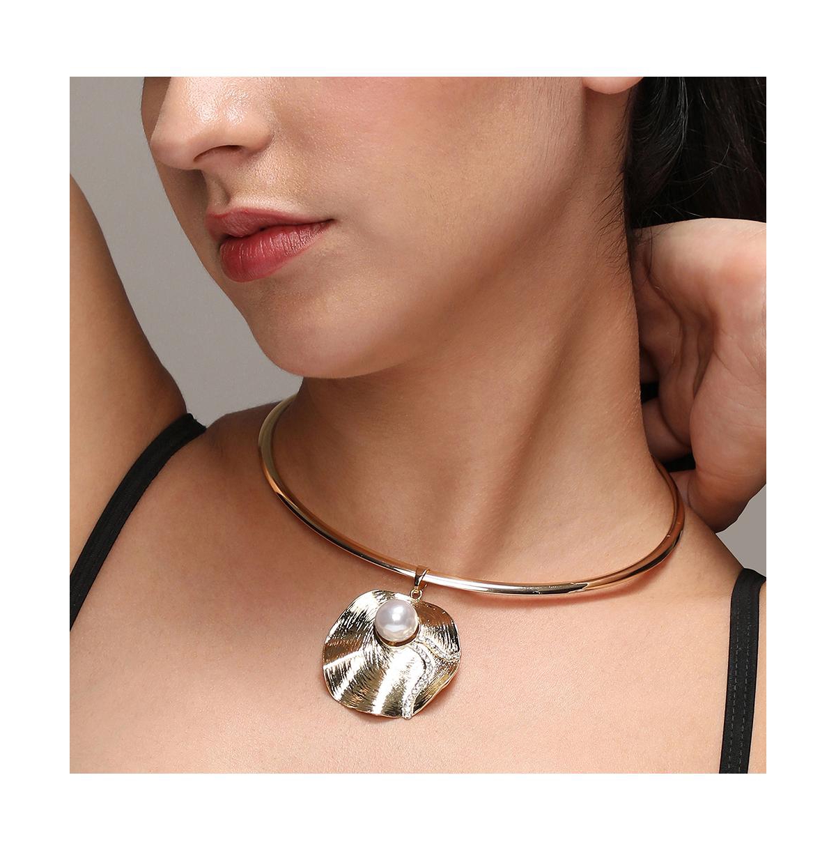 Sohi Women's Swirl Collar Necklace In Gold