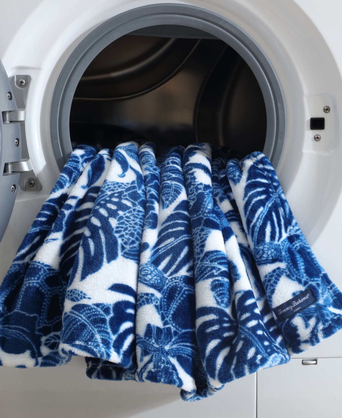 Tommy Bahama Home Ultra Soft Plush Fleece Throw, 70" X 50" In Deep Blue