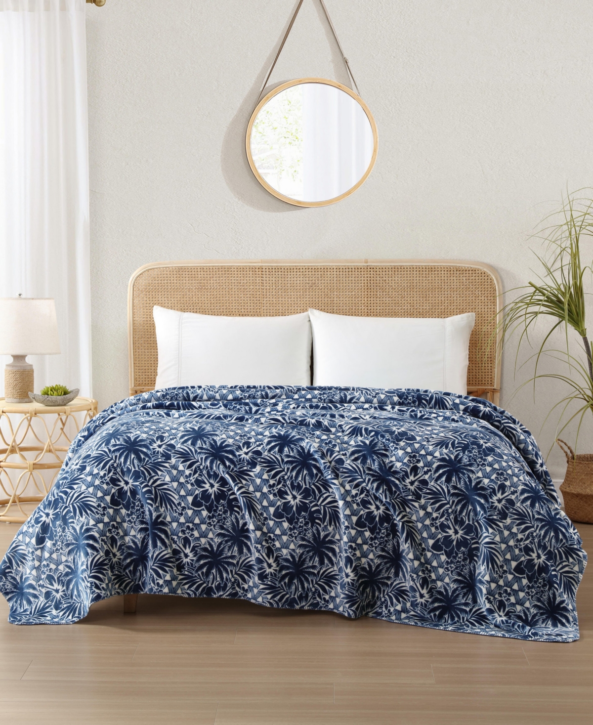 Tommy Bahama Home Closeout!  Lanikai Fronds Flannel Blanket, King In Blue