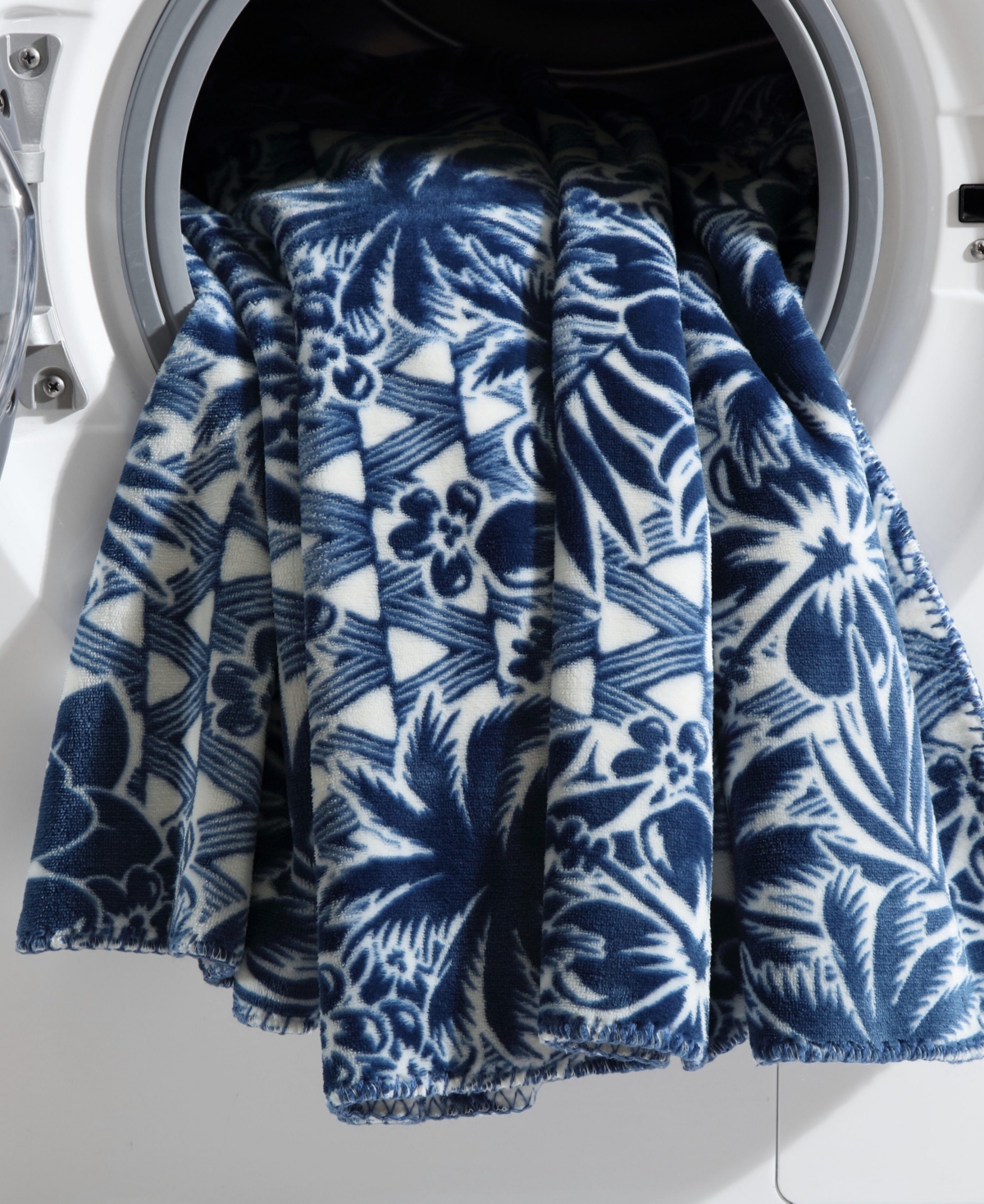 Tommy Bahama Home Closeout!  Lanikai Fronds Flannel Blanket, King In Blue