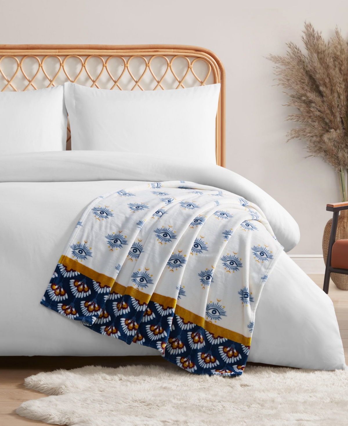 Jessica Simpson Plush Ultra Soft Throw, 50" X 70" In Celeste White,navy