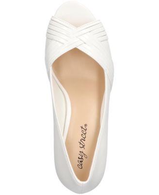 Women's Lavish Slip-On Platform Pumps