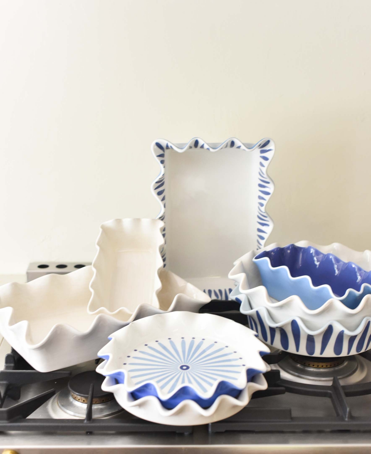 Coton Colors Iris Burst 8" Ruffle Pie Dish In Blue