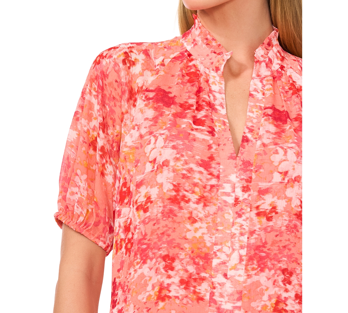 Cece Ruffle Split Neck Short Sleeve Top In Deep Sea Coral