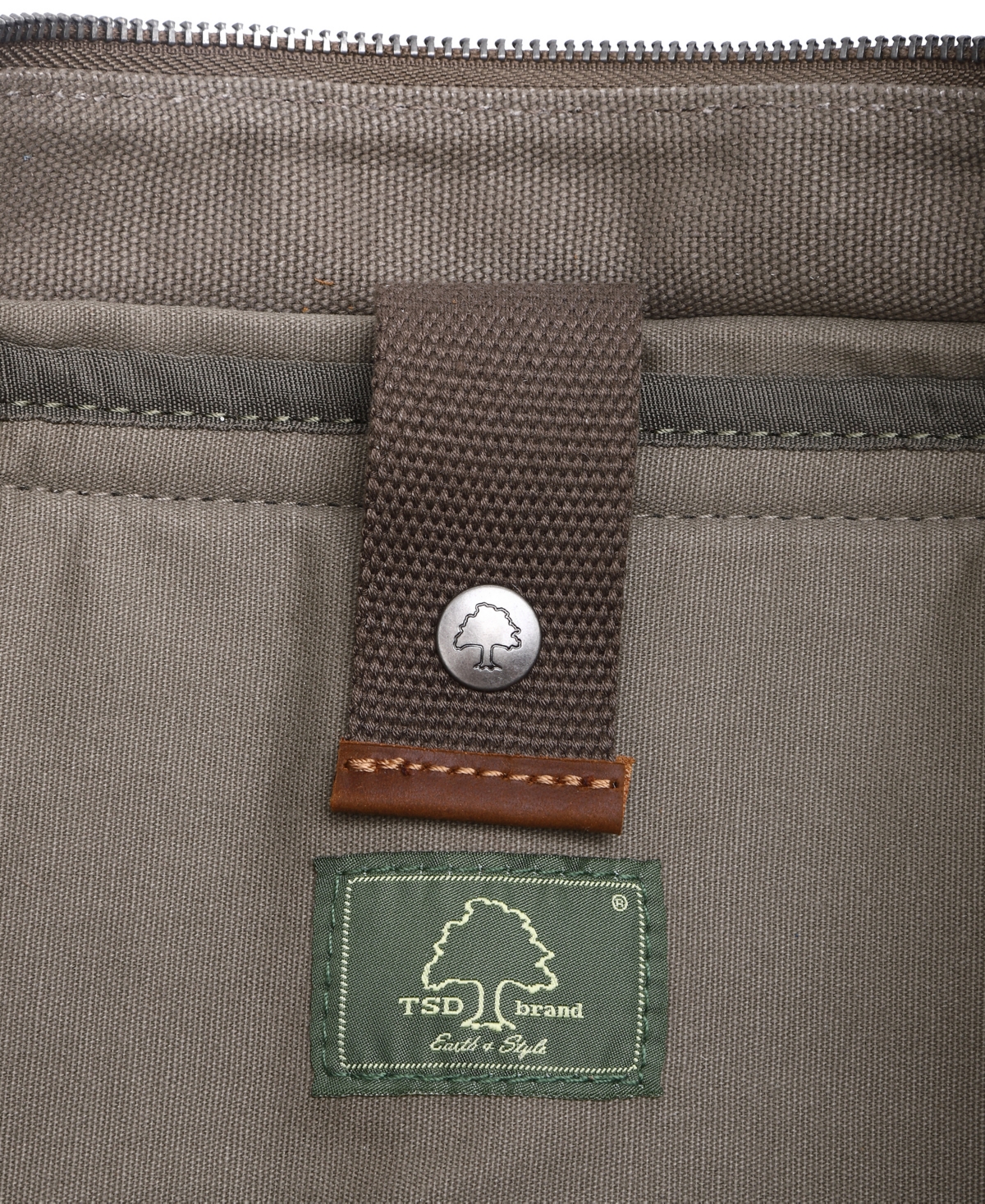 Tsd Brand Hudson Canvas Messenger Bag In Green